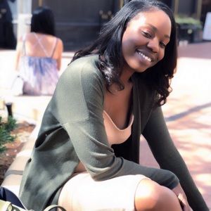 Meet your Posher, Malika